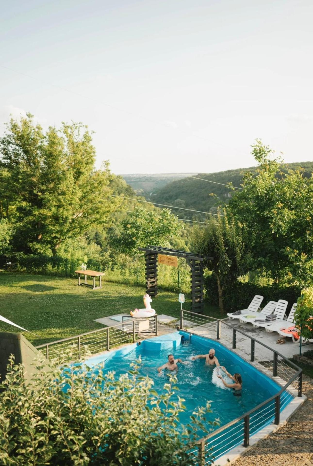 Вилла Сottage "Family Estate" Каменец-Подольский Экстерьер фото
